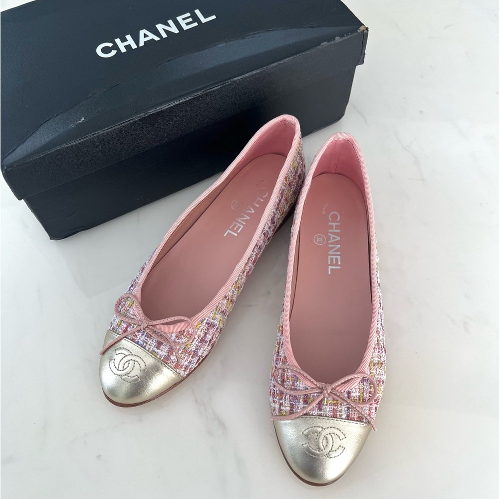 New CHANEL Pink Tweed Ballet Flats / Size 38 - Picture 3 of 14